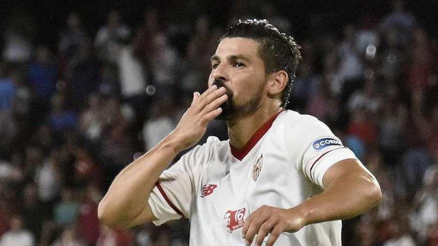 Nolito celebra un gol con el Sevilla. // Raúl Caro