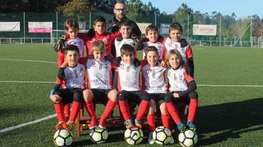 El conjunto benjamín A de la Escola Estrada de Fútbol Base.