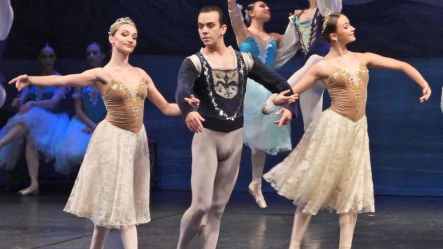 El Ballet de Kiev interpretó “El lago de los cisnes”