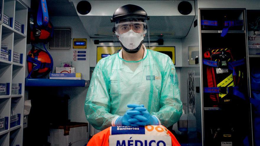 El doctor Penas, protegido contra el coronavirus,