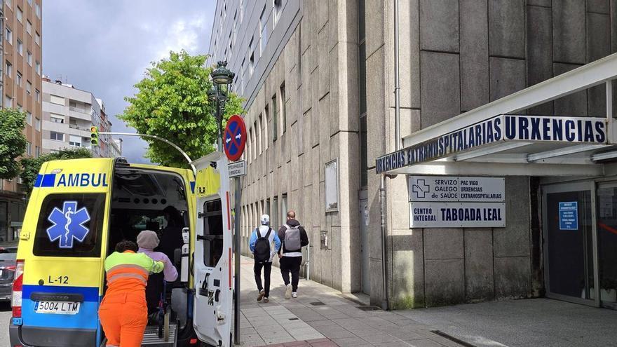 Las urgencias escalan en verano: el aumento de visitantes, fugados de Povisa y el envejecimiento elevan la demanda en Vigo