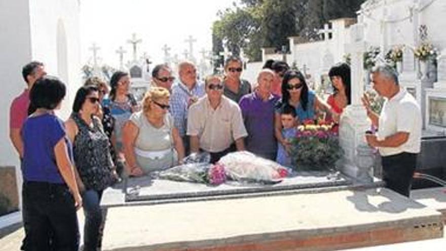 Rinden homenaje a 5 vecinos fusilados durante la Guerra Civil