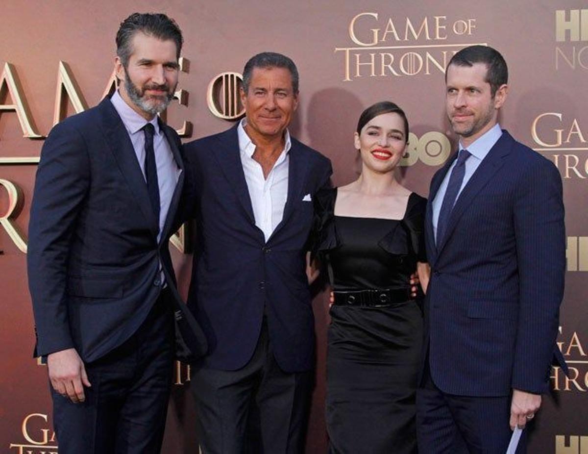 David Benioff, Richard Plepler (CEO de HBO), Emilia Clarke y Dan Weiss en la première de la quinta temporada de 'Juego de Tronos'