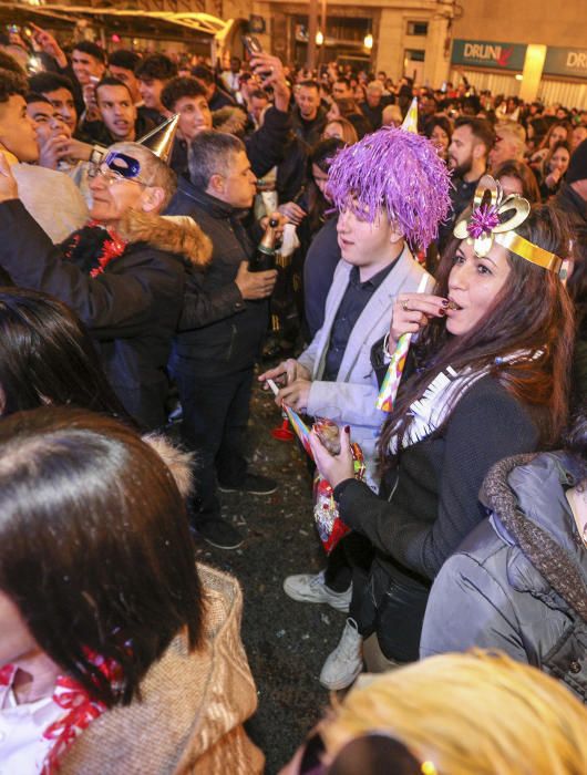 Fiesta en la Plaça Baix Nochevieja 2019 en Elche