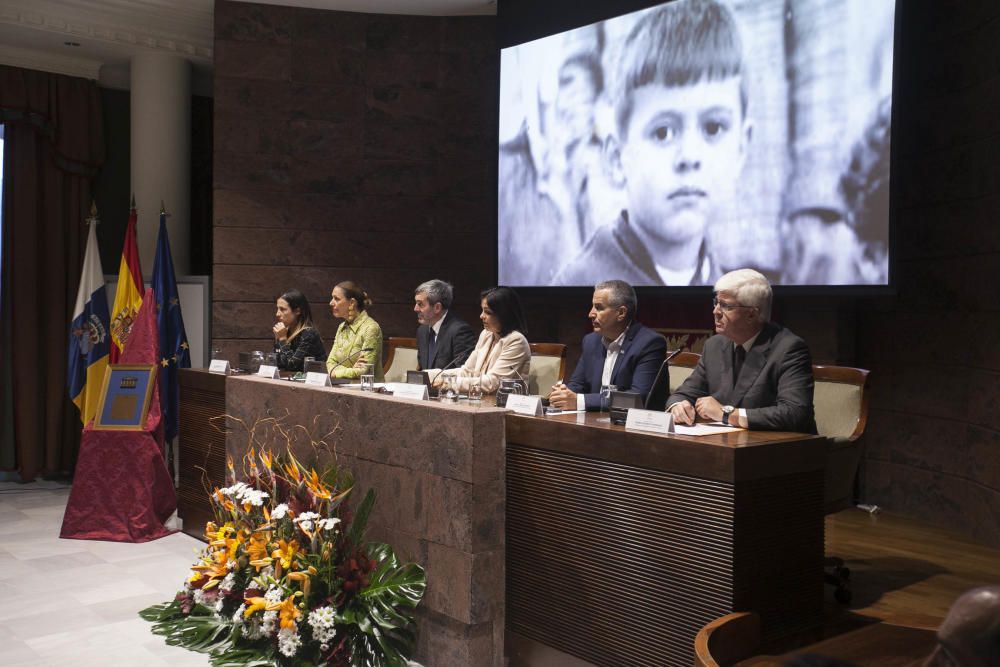 El Parlamento rinde homenaje póstumo al ...