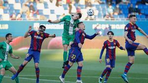 Barça B y Cornellà jugaron un partido muy disputado, alentados por la presencia de 987 espectadores