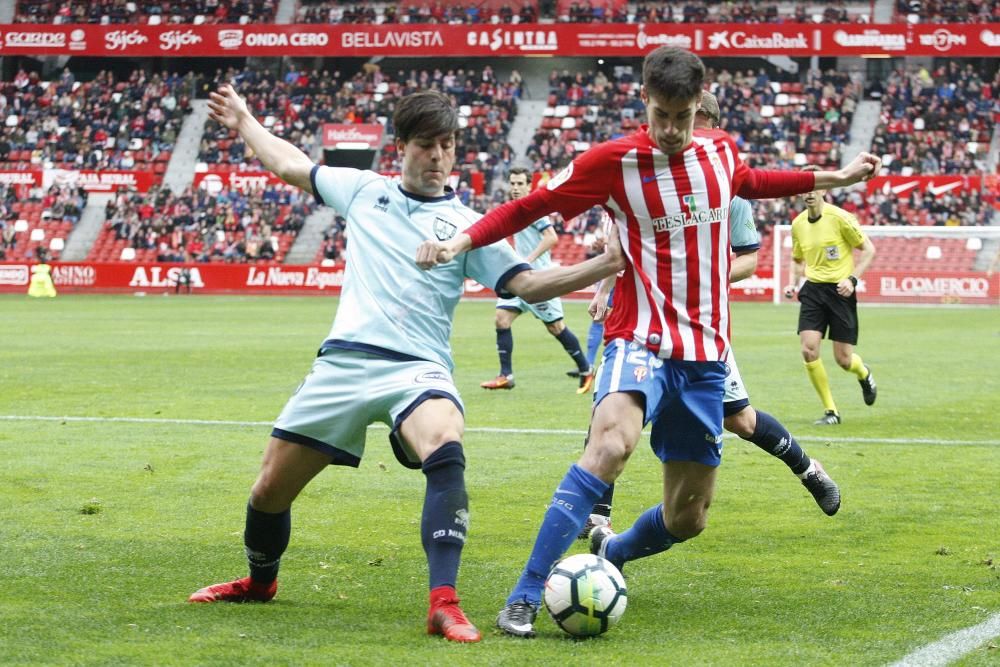 El partido entre el Real Sporting y el Numancia, en imágenes