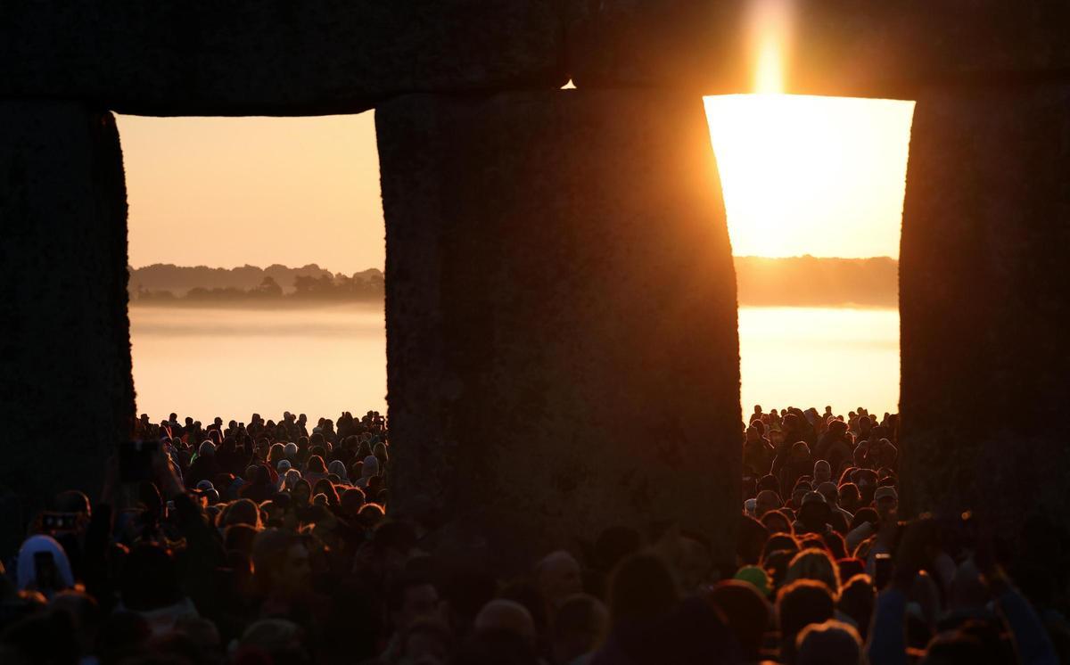 Salida del sol del solsticio de verano desde Stonehenge