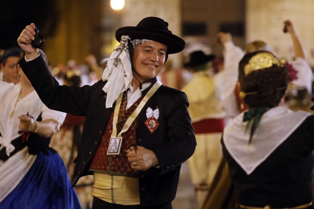 Dansà de las Fallas a la Vírgen