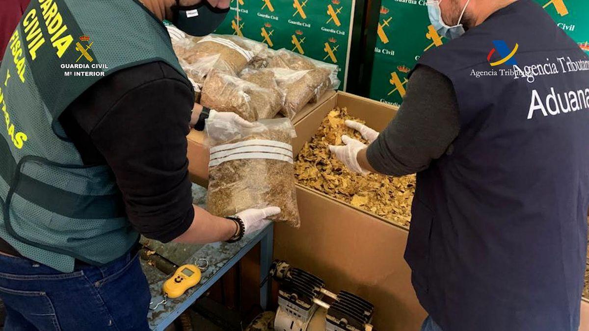 Desmantelado en San Roque un punto de procesado y venta clandestina de picadura de tabaco