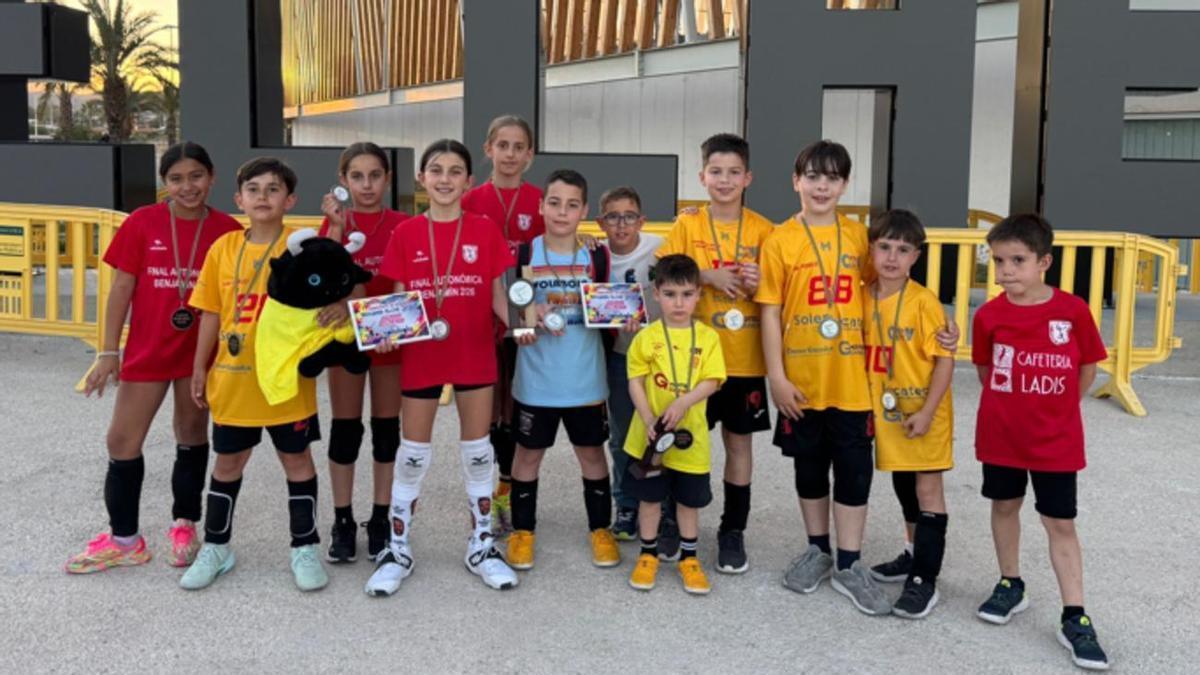 Benjamines del CV Arenas Gandia y CB Platja de Bellreguard, en el campeonato autonómico