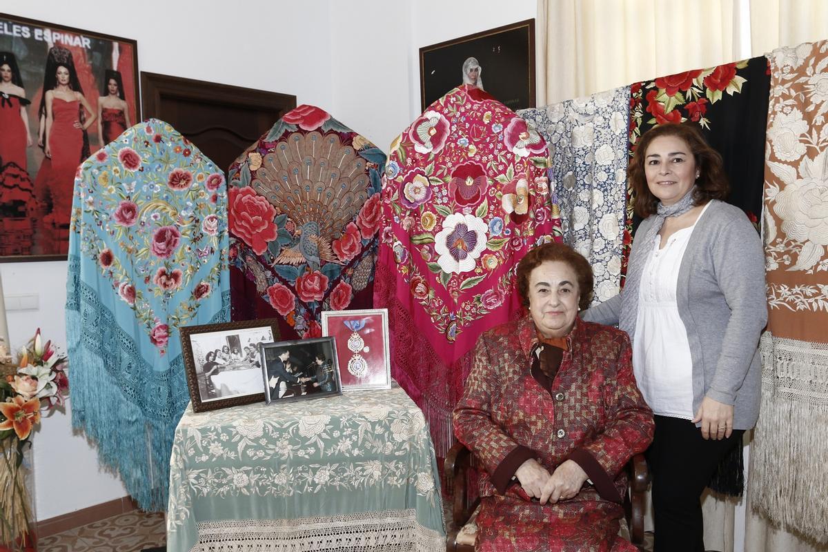 Ángeles Espinar y su hija, Mª José Sánchez Espinar.
