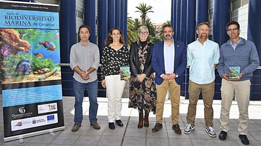 De izquierda a derecha, Fernando Espino, Cristina Fernández, Míriam Torres, Rafael Robaina, Fernando Tuya y Arturo Boyra.