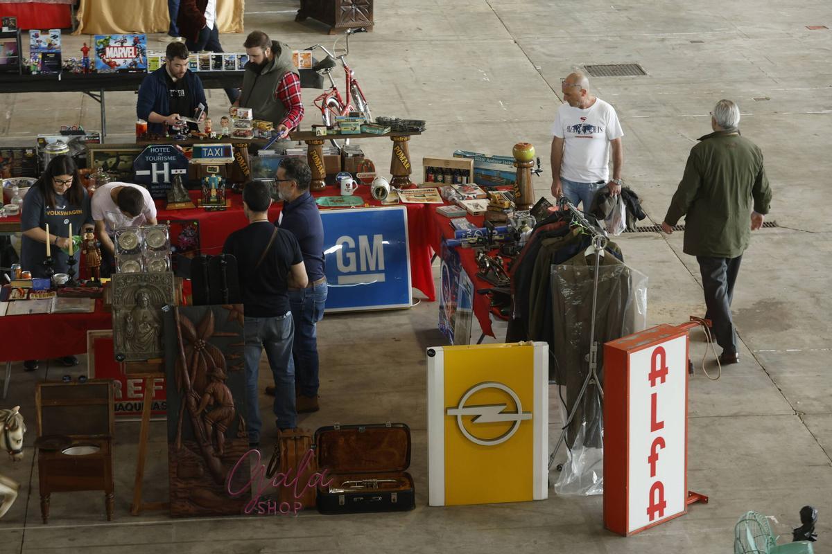 La inauguración de la feria de antigüedades en el pabellón de La Magdalena