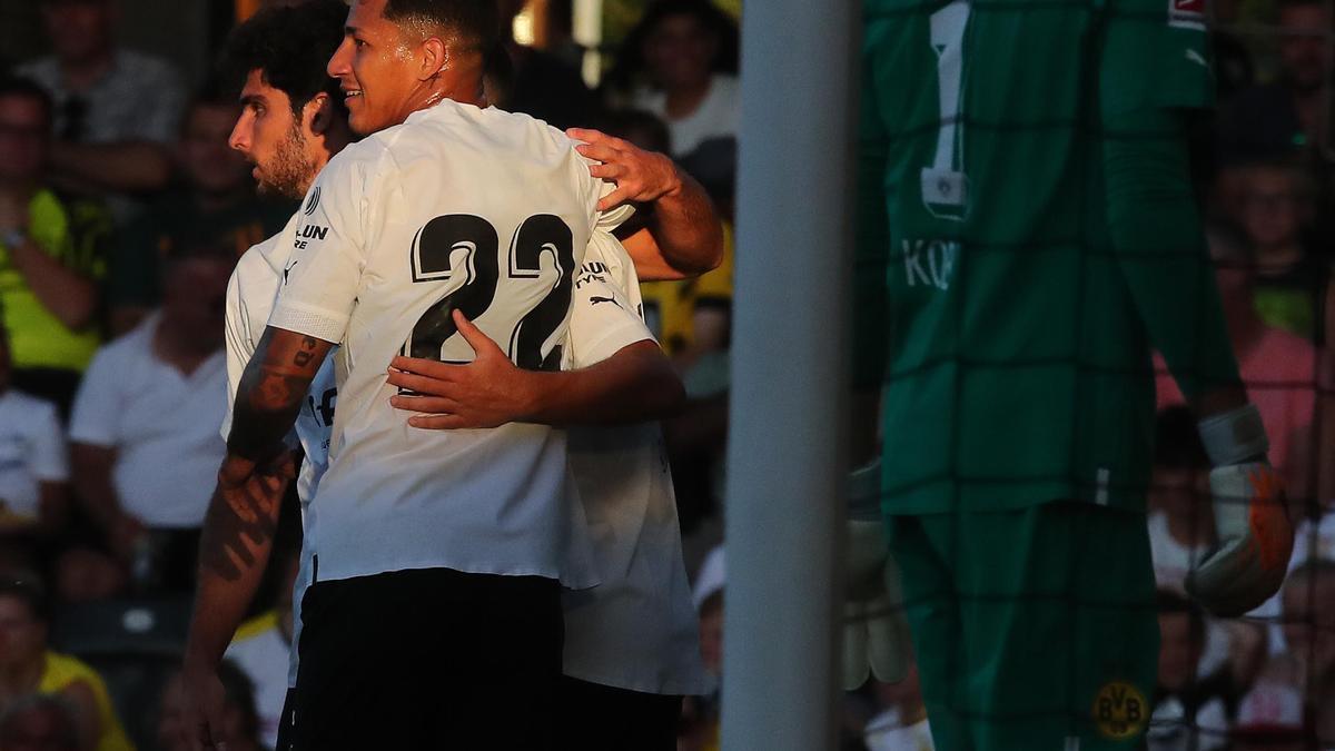 El Valencia CF dejó una buena imagen en el triunfo ante el Borussia Dortmund