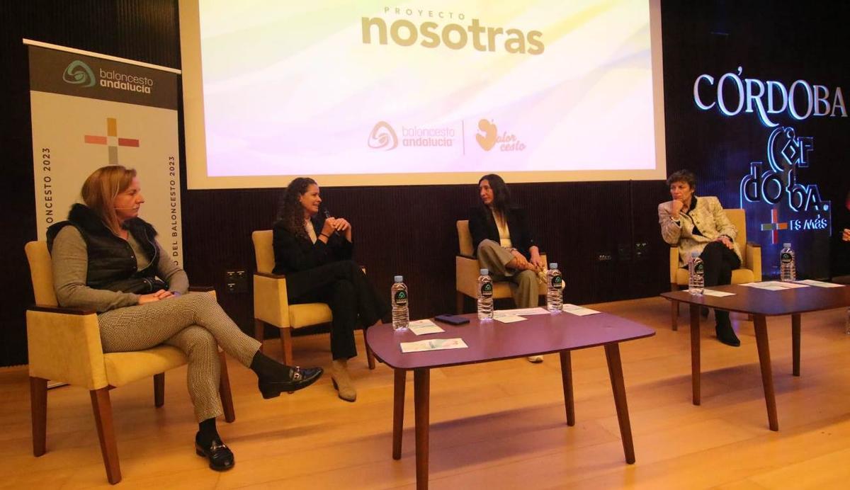 Isabel Sánchez toma la palabra en el acto celebrado en el Centro de Visitantes.