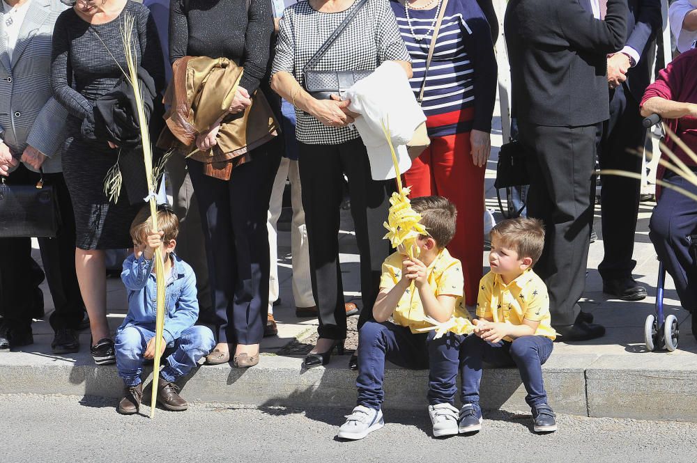 El calor es el gran protagonista en la procesión del Domingo de Ramos en Elche