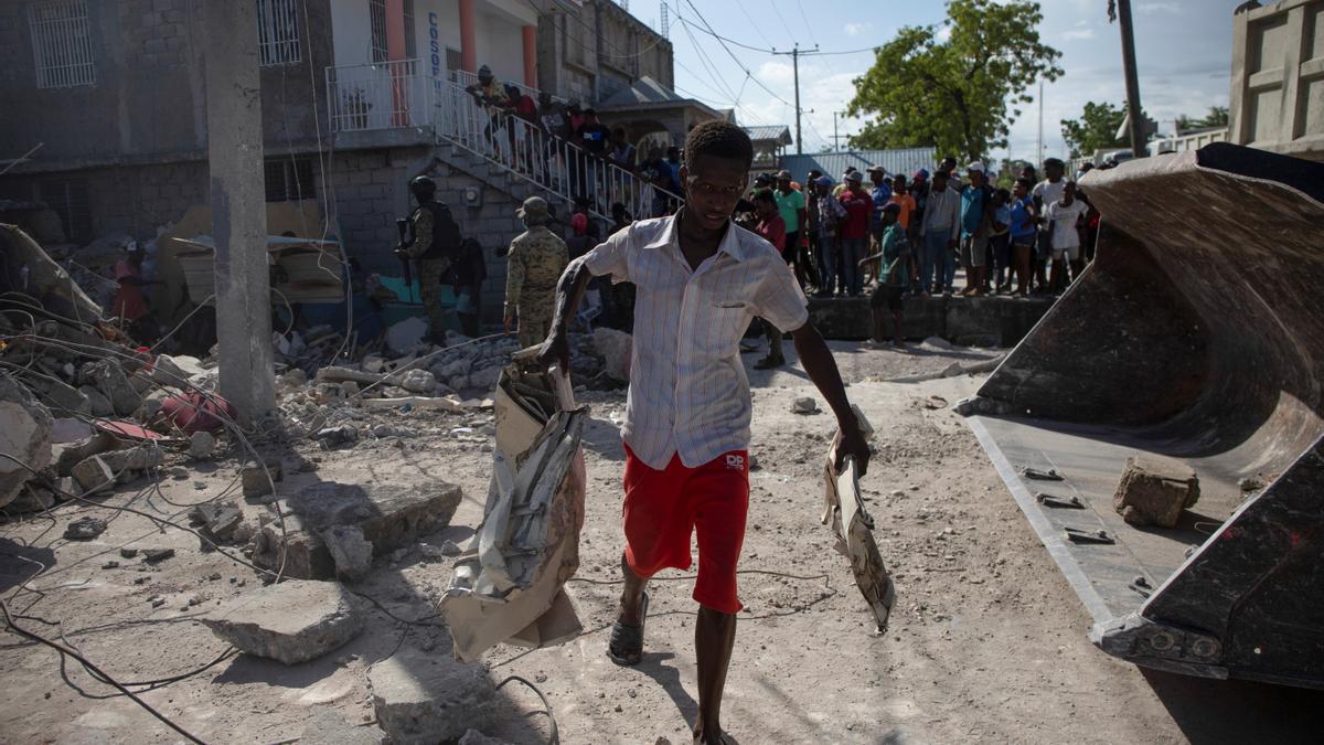 Aumenta a 1.297 la cifra de fallecidos por el terremoto de Haití