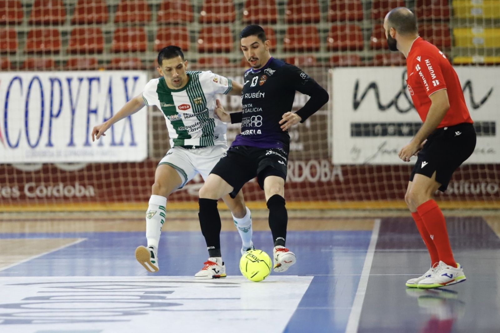 Córdoba Futsal-Burela | El partido en Vista Alegre, en imágenes