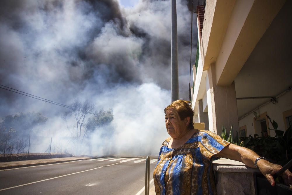 Incendio junto al cementerio de Castelló