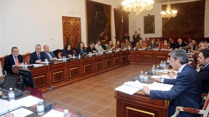 El Pleno de la Diputación logra un acuerdo histórico al aprobar por ...