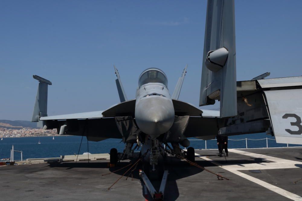 Visita al portaaviones 'USS Abraham Lincoln', de visita en Palma