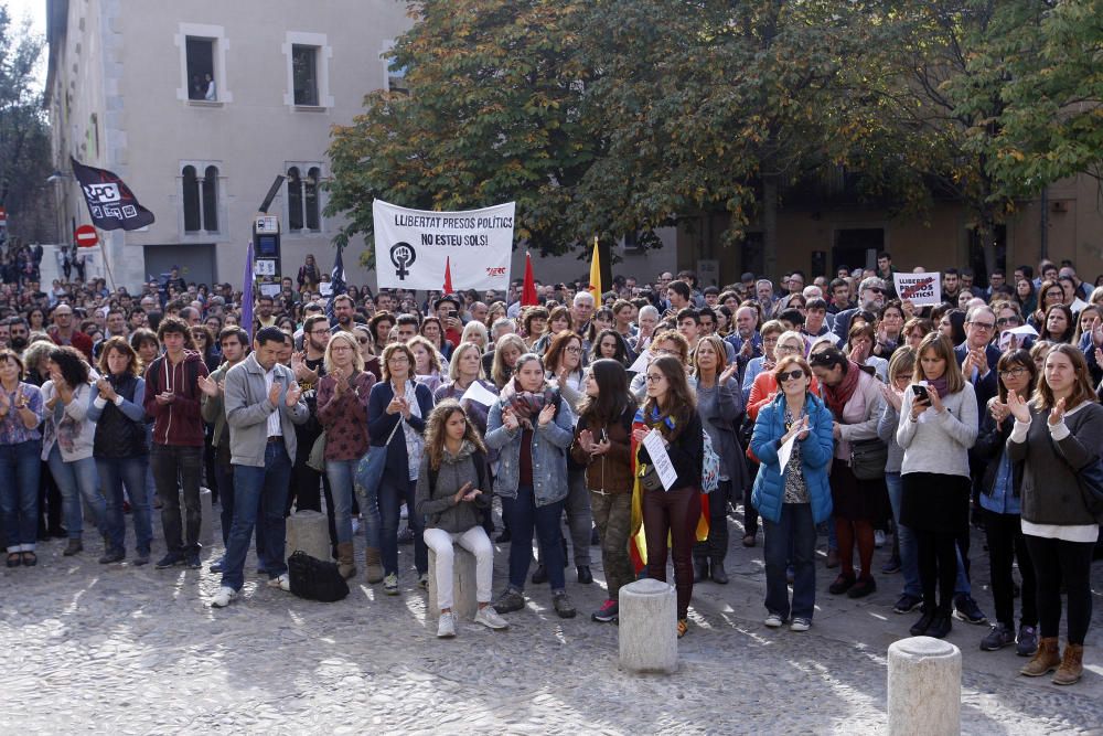 Un miler d'estudiants demanen l'alliberament dels «presos polítics» a Girona