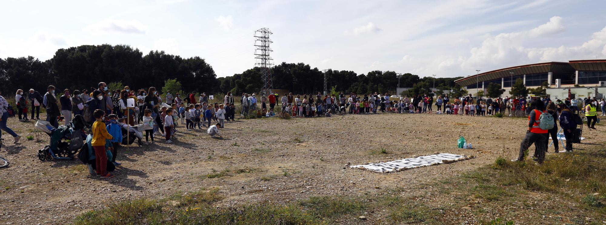 Protesta de las familias de Parque Venecia por las demoras del segundo colegio