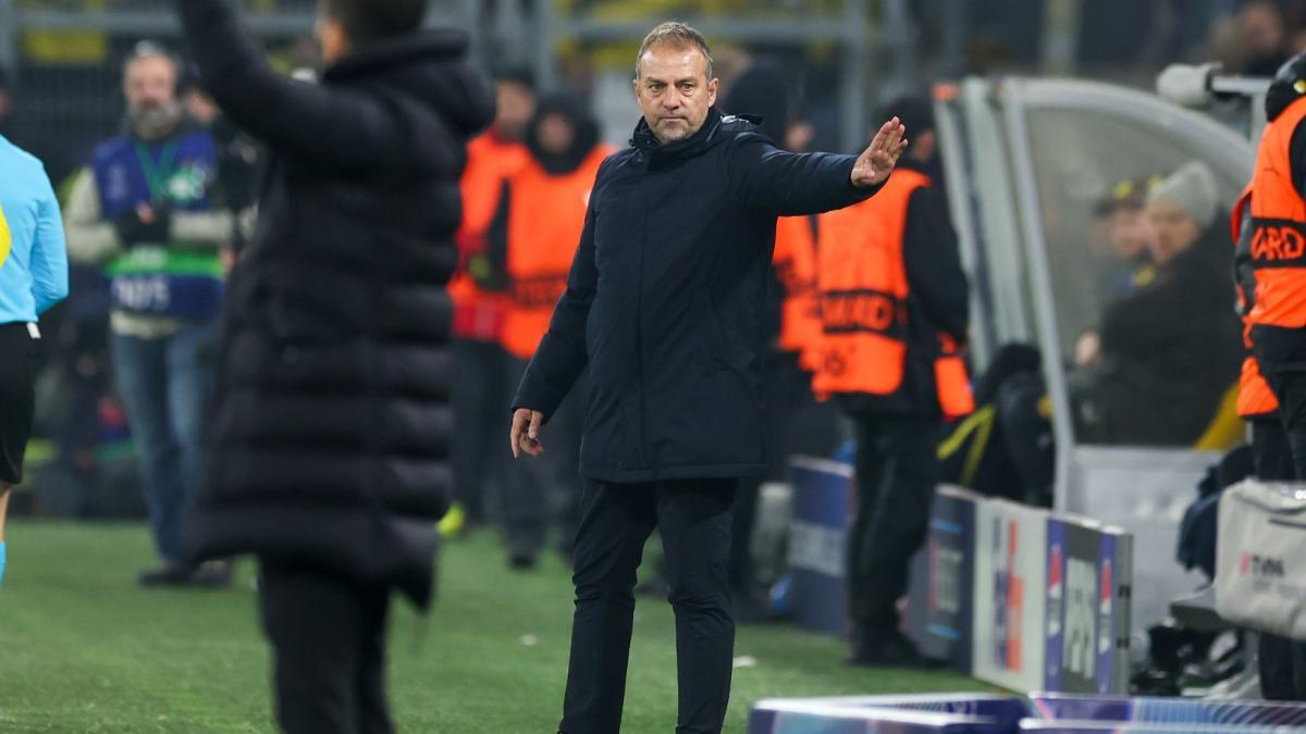 Flick, en el duelo ante el Dortmund en Alemania