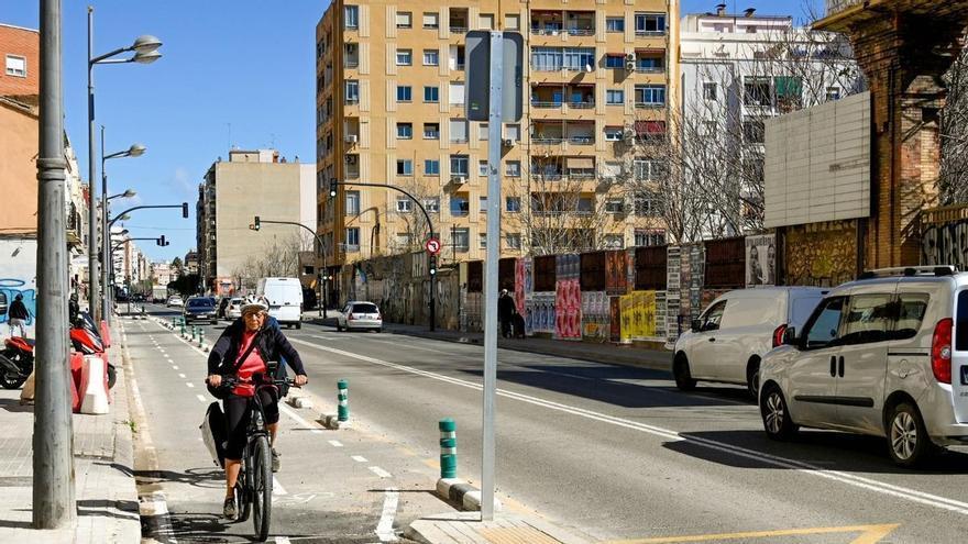 nament el nou tram del carril bici del carrer de Sant Vicent Màrtir