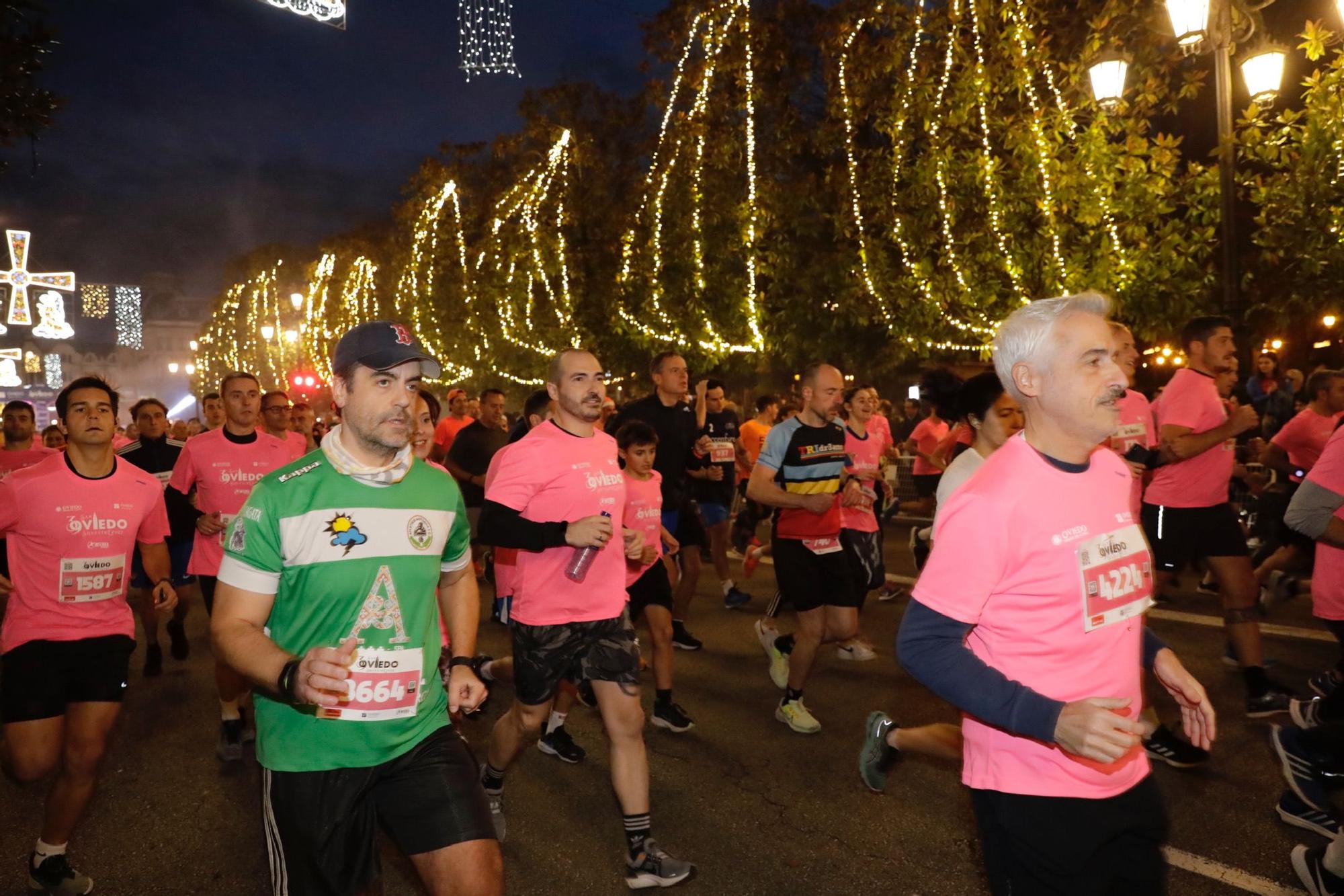 En imágenes: Jaime Bueno (Univerisad de Oviedo) y Mariam Benkert triunfan en la San Silvestre de Oviedo