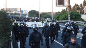 zentauroepp46325640 mossos a can tunis181221090415