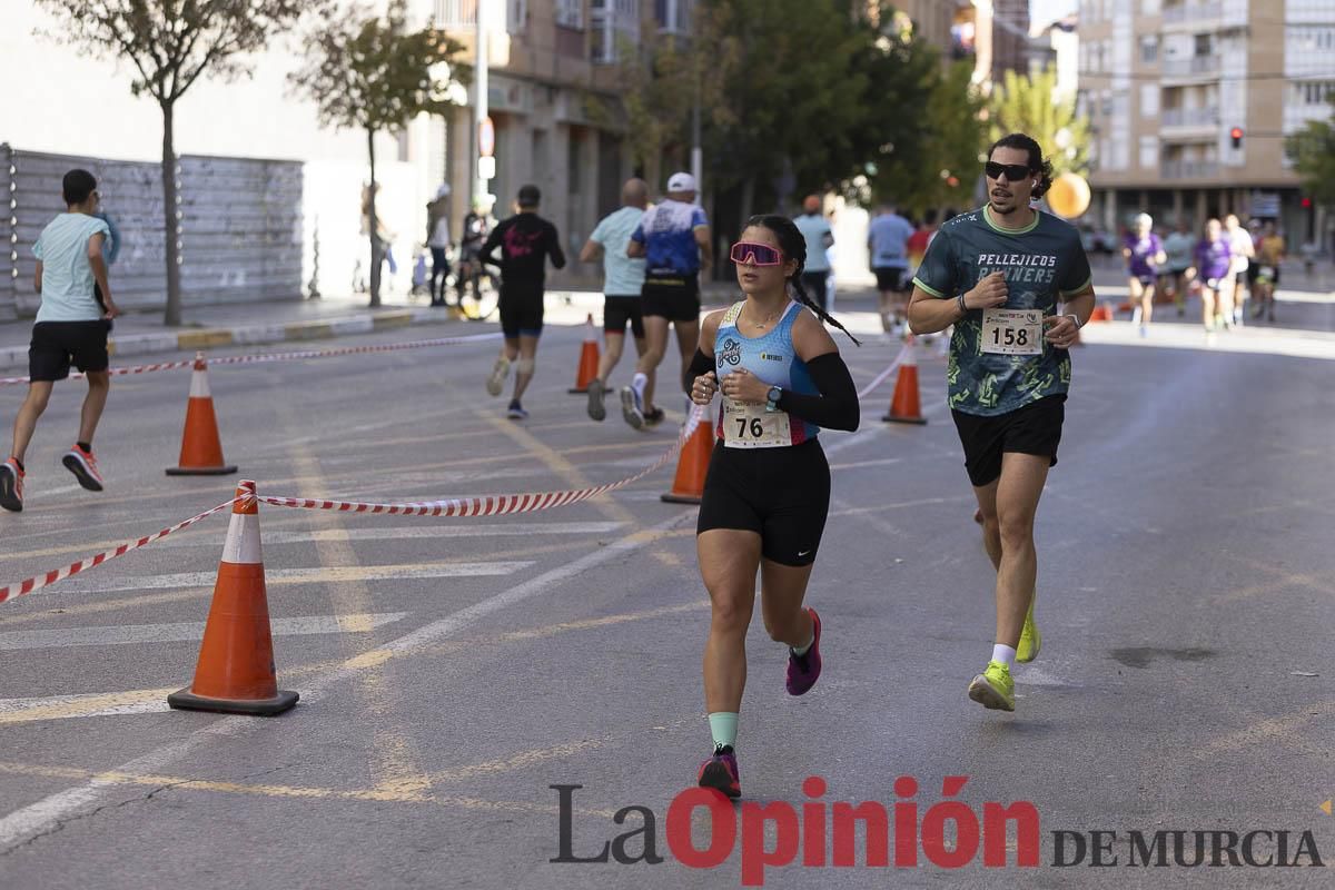 Carrera '10K Assota por ti' en Caravaca (salida y giro primera vuelta)