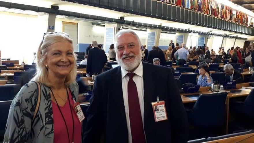 Aurora de Blas y Enrique López Veiga, ayer en Roma para participar en el Foro de la FAO. // FdV