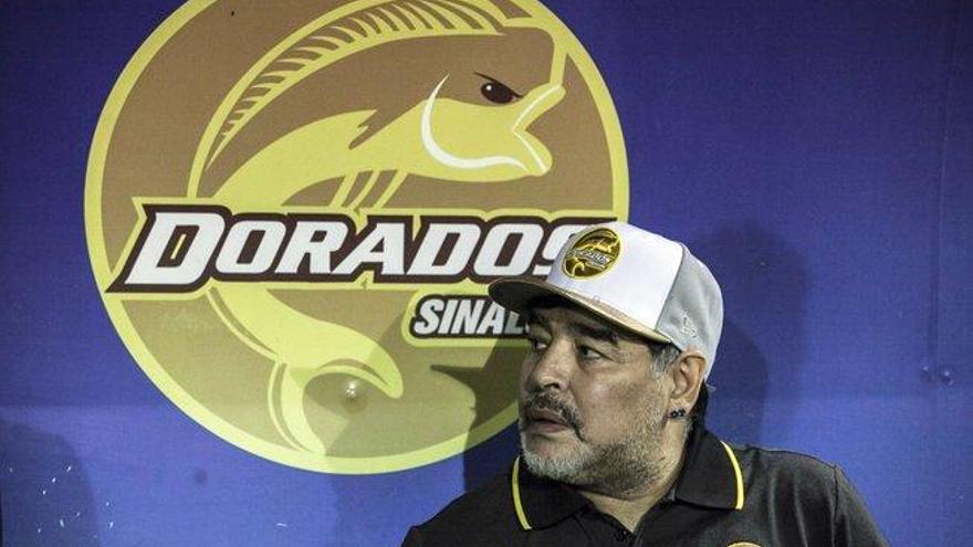 Maradona renuncia a Dorados para someterse a dos cirugías en Argentina