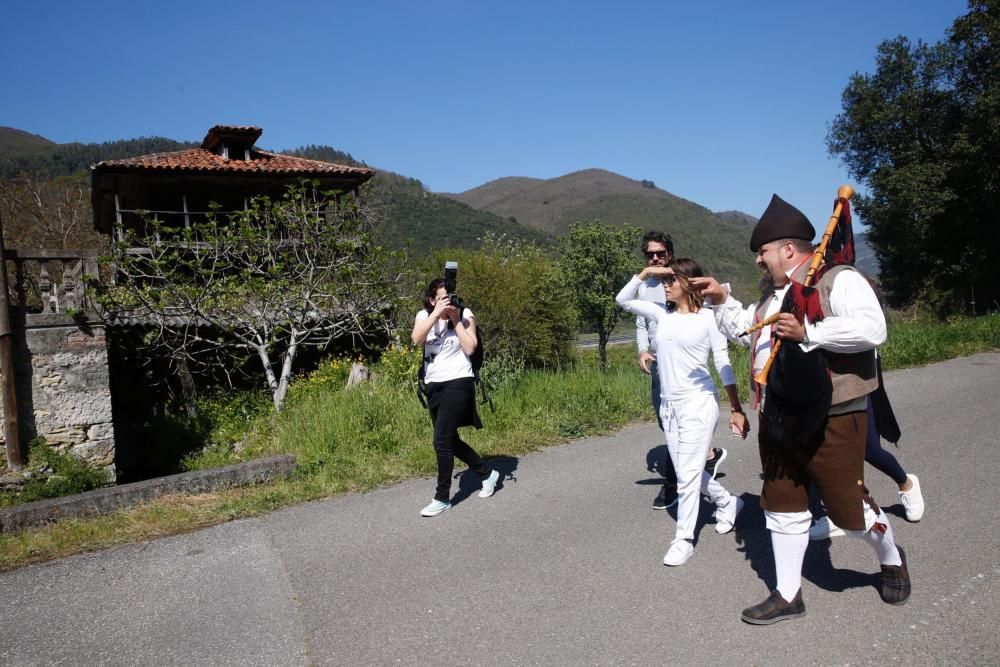 Eva Longoria visita su edén asturiano