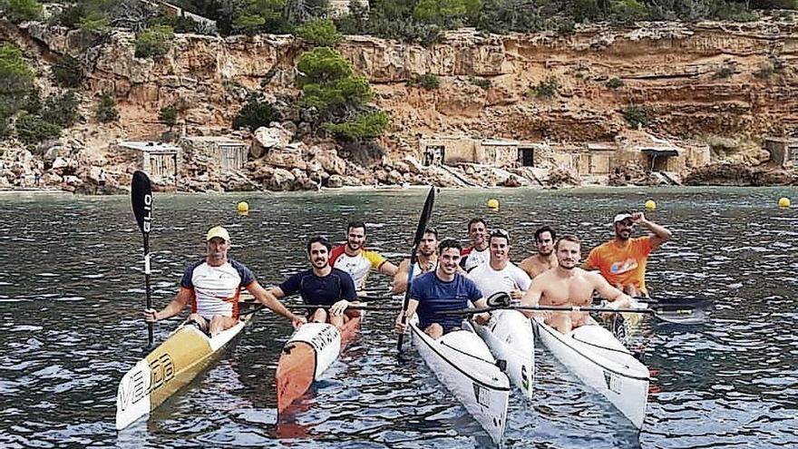 La selección española, con Dani Abad en el centro.