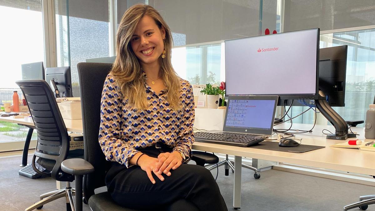 Nuria García Abad es hoy analista de datos en Banco Santander.