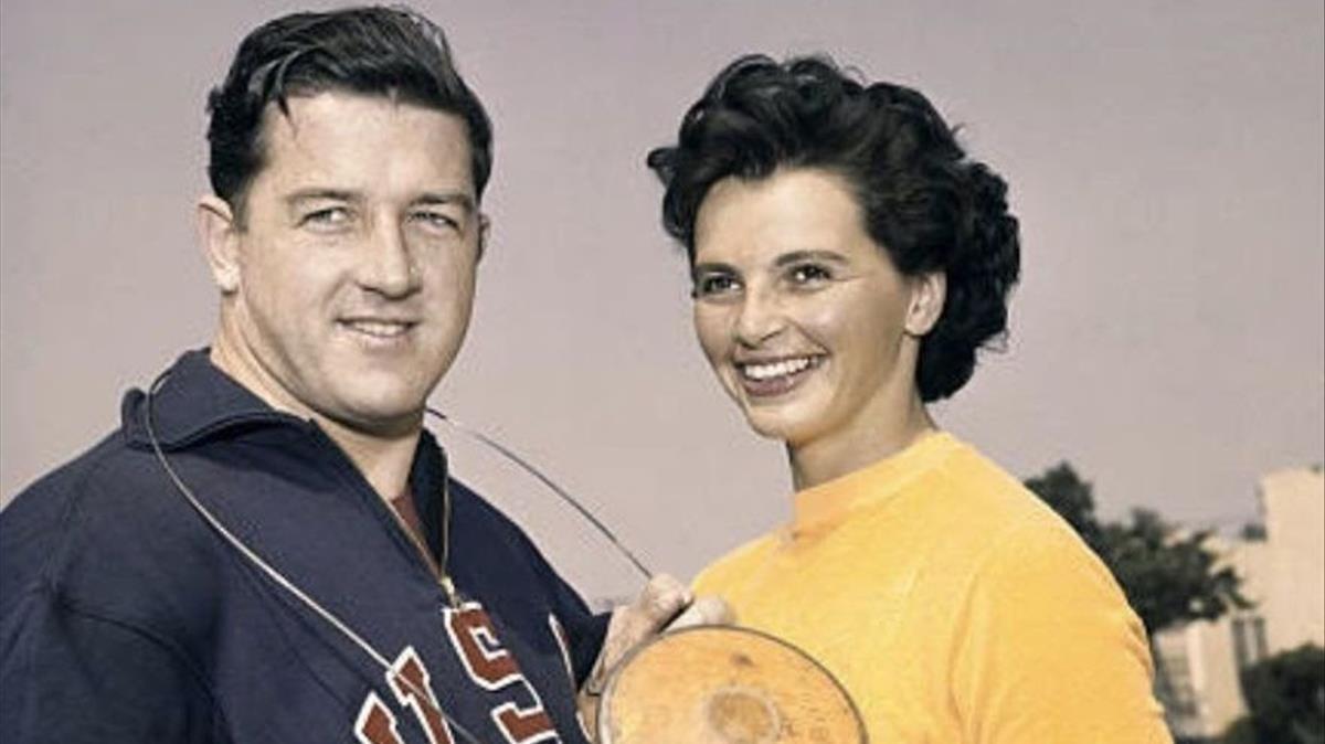 Connolly y Fitokova, oro en martillo y disco respectivamente en los Juegos Olímpicos de Melbourne.