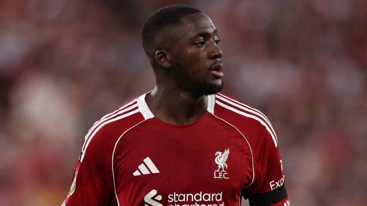 Ibrahima Konaté, central del Liverpool