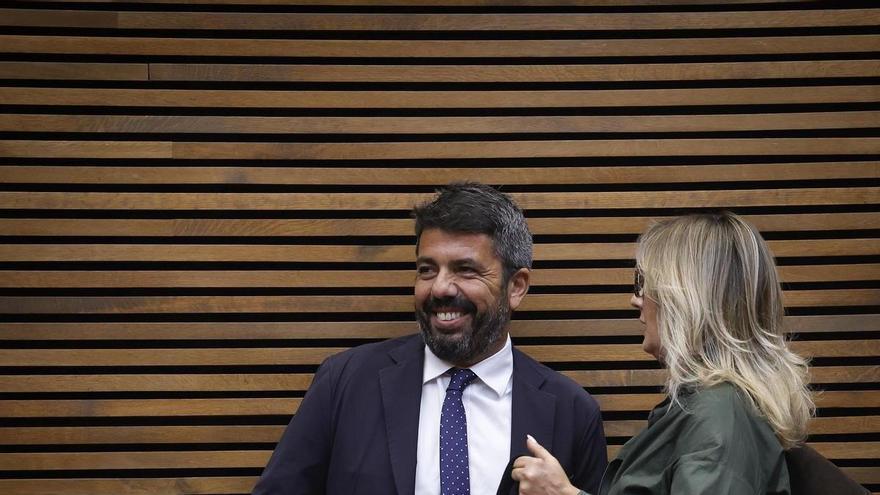 Compromís 'celebra' sus consejos en las Corts: "Por fin (Mazón) se pone a trabajar"