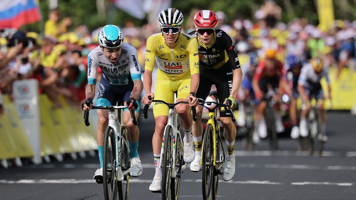 Lenny Martinez, Tadej Pogacar y Jonas Vingegaard, durante la carrera