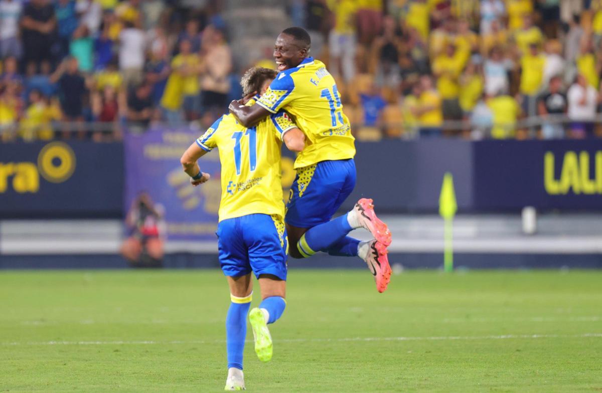 El Cádiz salvó un punto