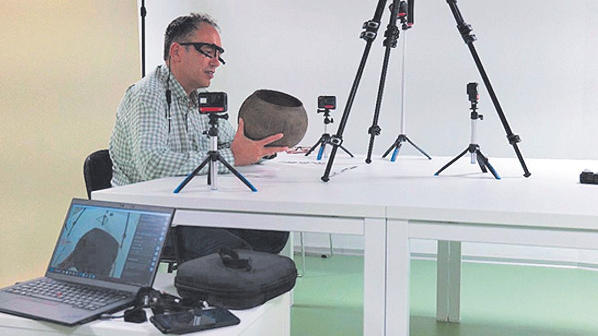 Un dos participantes no experimento de seguemento do movemento ocular. |  Cedida