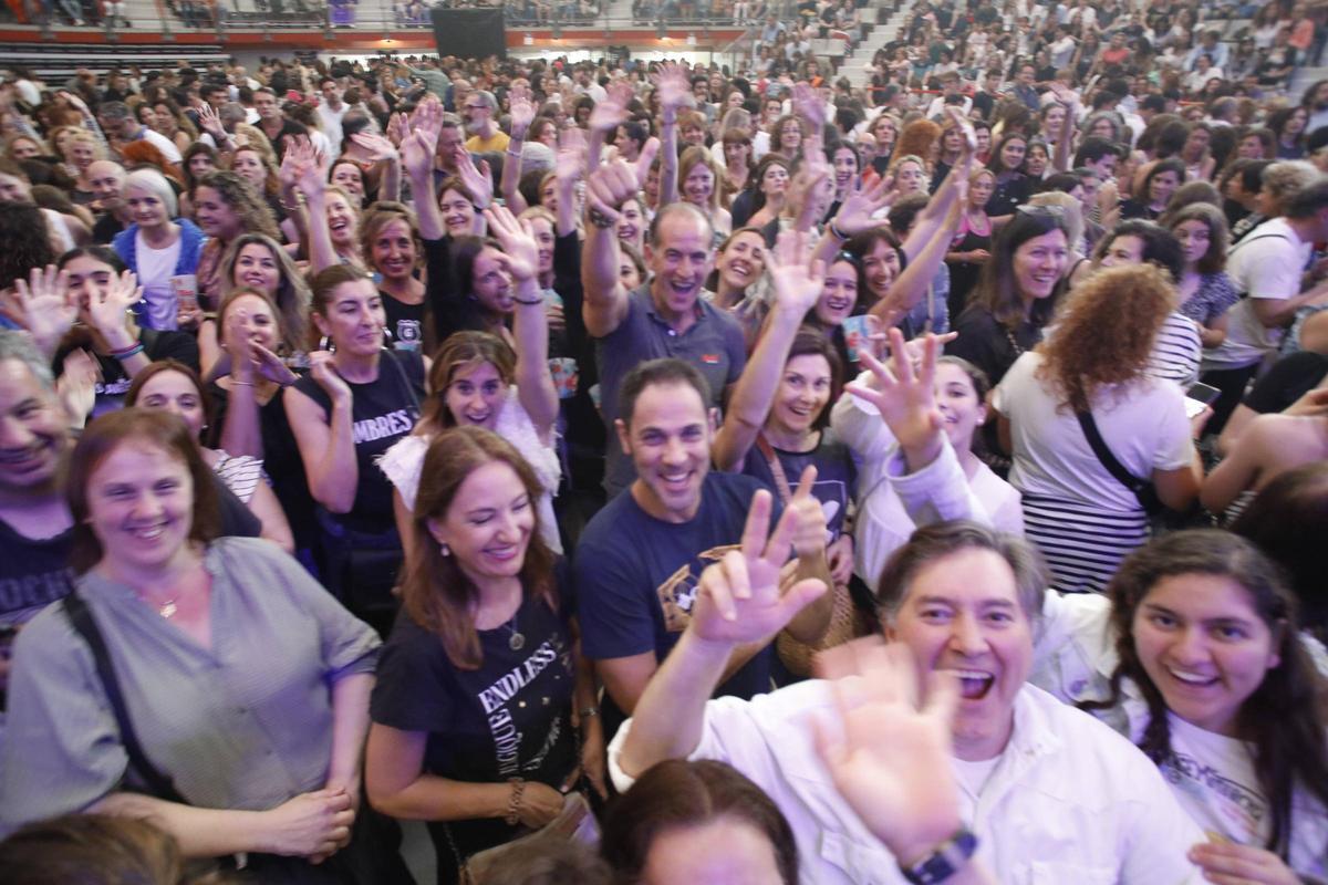 Hombres G desbordan Gijón con su concierto Hombres G desbordan Gijón con su concierto