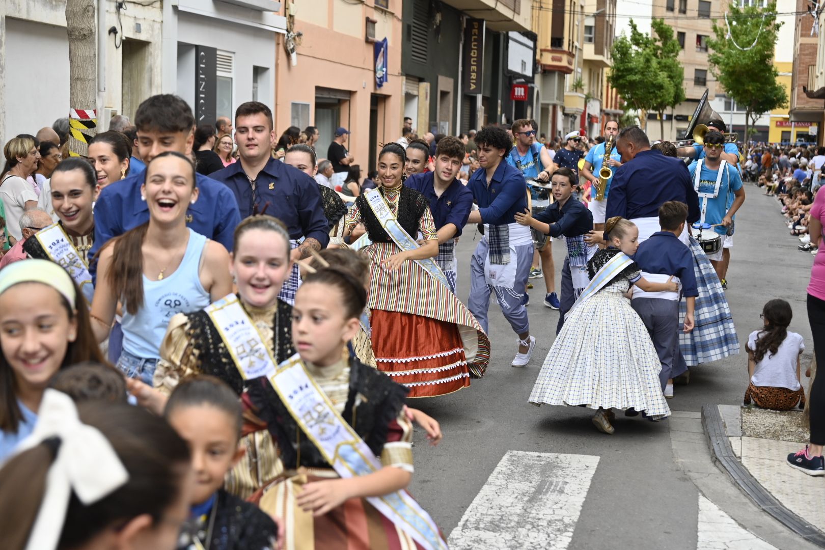 Imaginación y humor al poder en el desfile de las collas del Grau