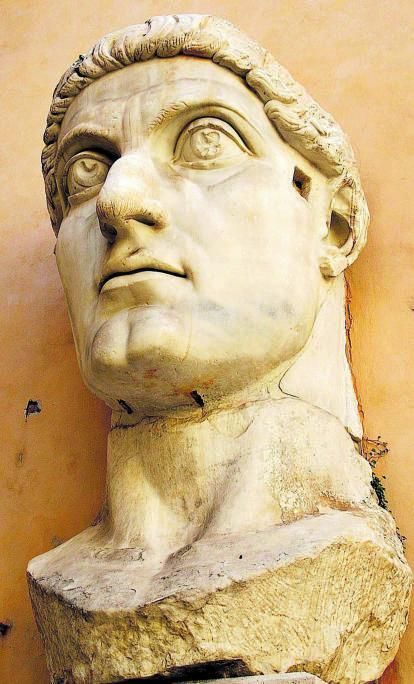 Busto del emperador romano Constantino.