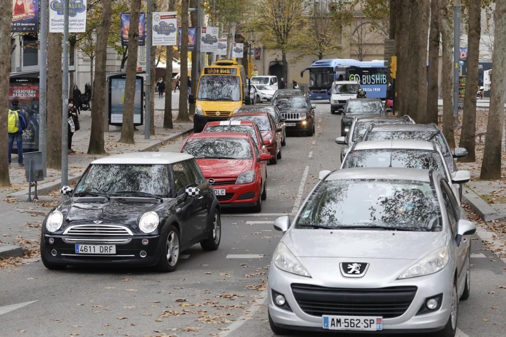 Col·lapse de vehicles i ciutadans a la ciutat de Girona