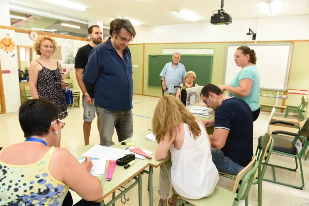 Elecciones Generales: Ambiente en los colegios de