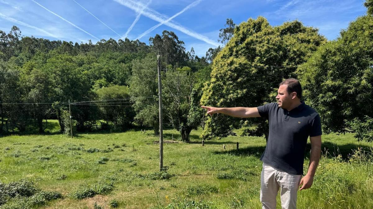 El alcalde, Jorge Cubela, en los terrenos afectados por el proyecto de transformación.